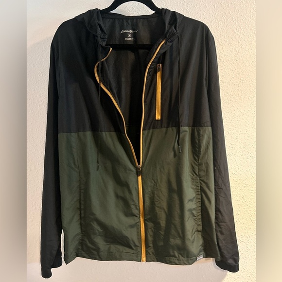 Eddie Bauer Men's Black and Green Jacket Size Medium - Picture 1 of 5